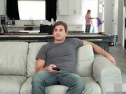 情窦初开的妹妹色诱哥哥被无套内射