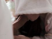 可爱的天然山雀宝宝在独角兽Kigurumi家中做爱