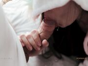 可爱的天然山雀宝宝在独角兽Kigurumi家中做爱