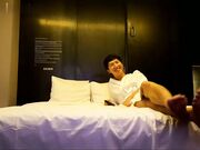 约炮情趣酒店电影房约炮94年白领少妇