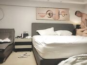 两对夫妻4P吊带连体网袜骑脸舔逼交换着操